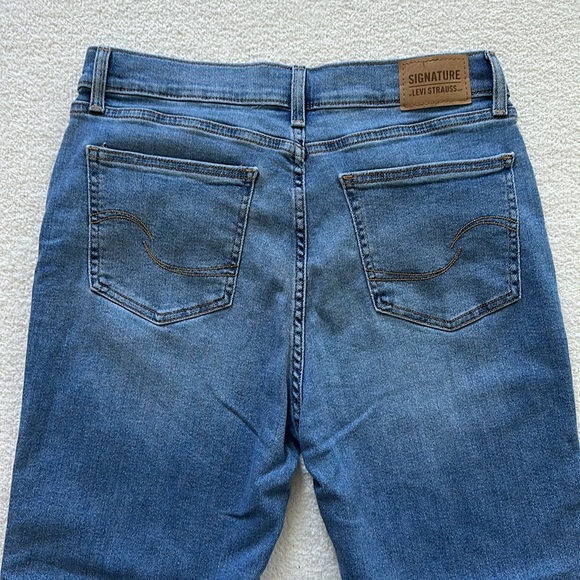 Levi Strauss Signature Heritage Boyfriend size 6. Excellent condition! - Picture 7 of 10